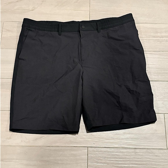 Adidas Black Casual Shorts inseam 42in WITH POCKETS - Picture 1 of 4